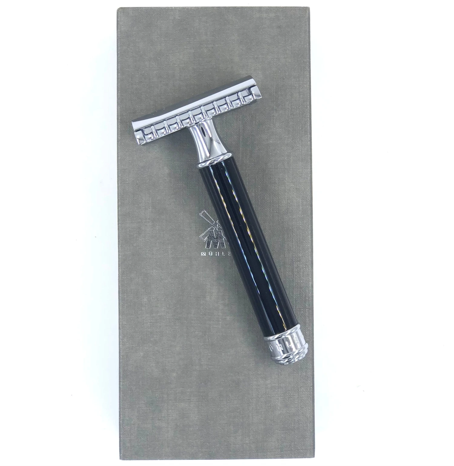 Muhle R101 Safety Razor Black Handle 3 Muhle R101 Safety Razor Black Handle