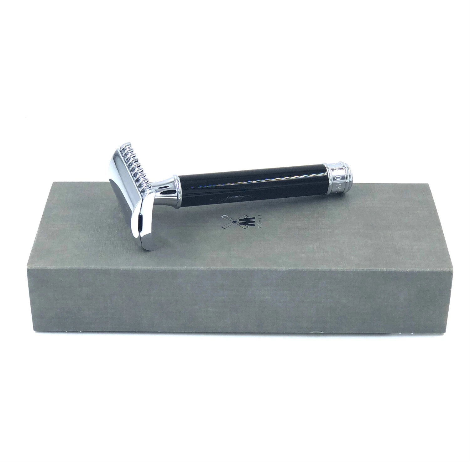 Muhle R101 Safety Razor Black Handle 6 Muhle R101 Safety Razor Black Handle - Image 4