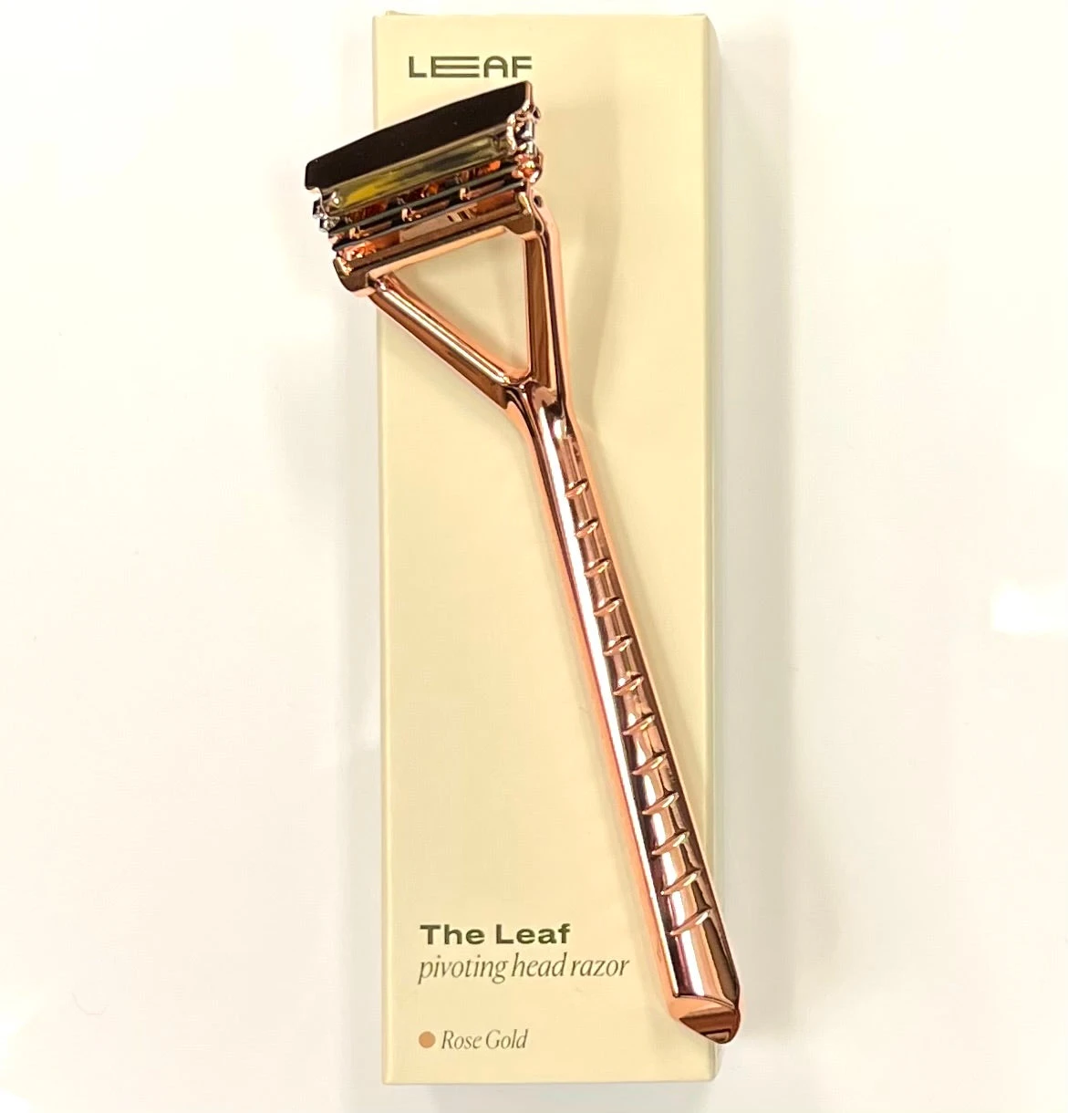The Leaf Razor, Rose Gold 5 The Leaf Razor, Rose Gold - Image 3